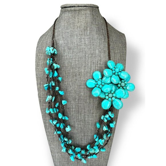 Jewelry - Turquoise Chip Dyed Howlite Blossom Flower Necklace Leather Cord 22”